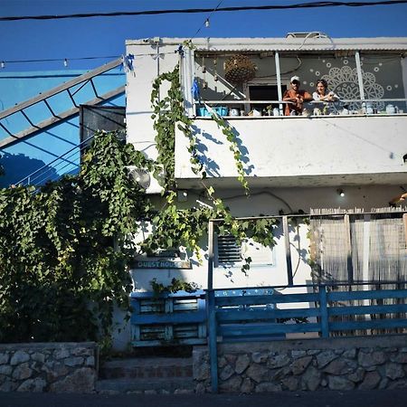 Juha'S Guesthouse - Zarqa Bay Jisr ez Zarqa Kültér fotó