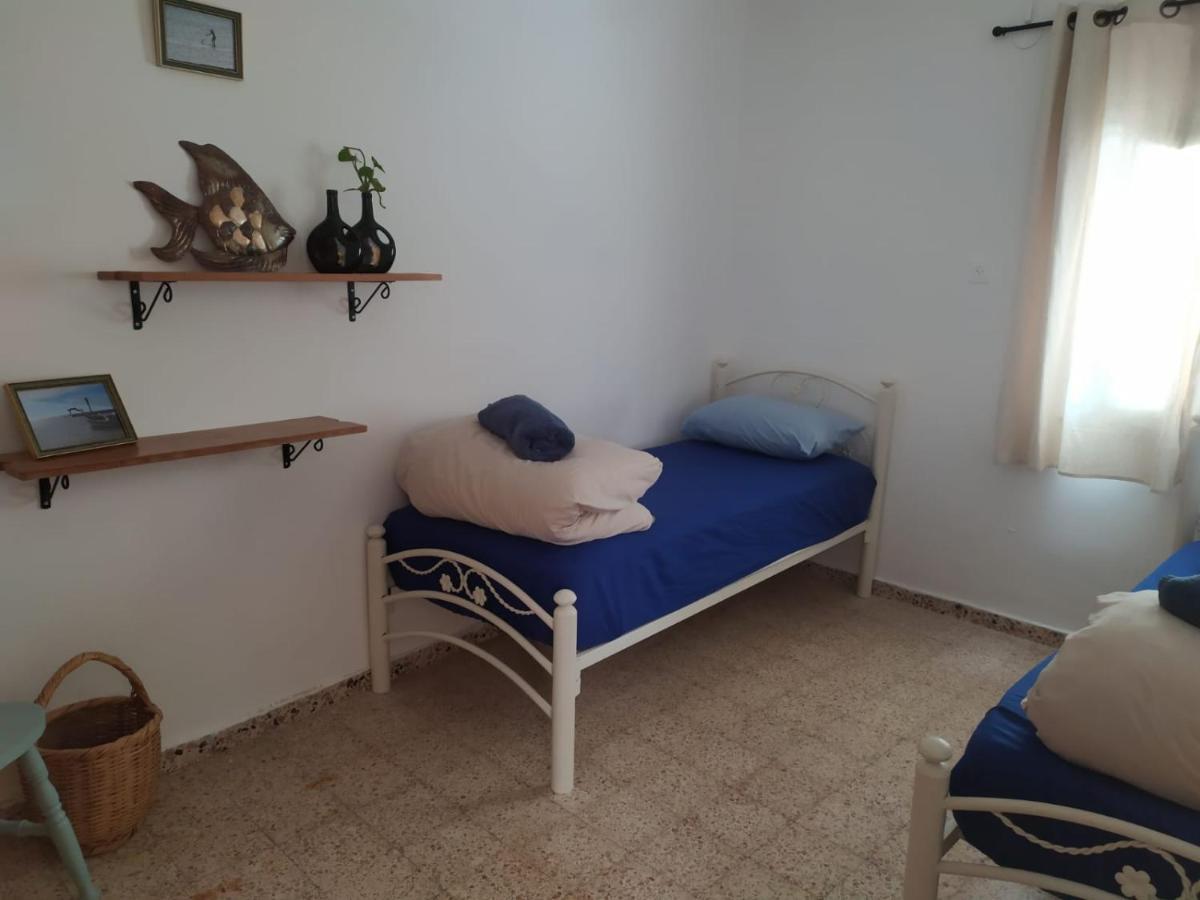 Juha'S Guesthouse - Zarqa Bay Jisr ez Zarqa Kültér fotó