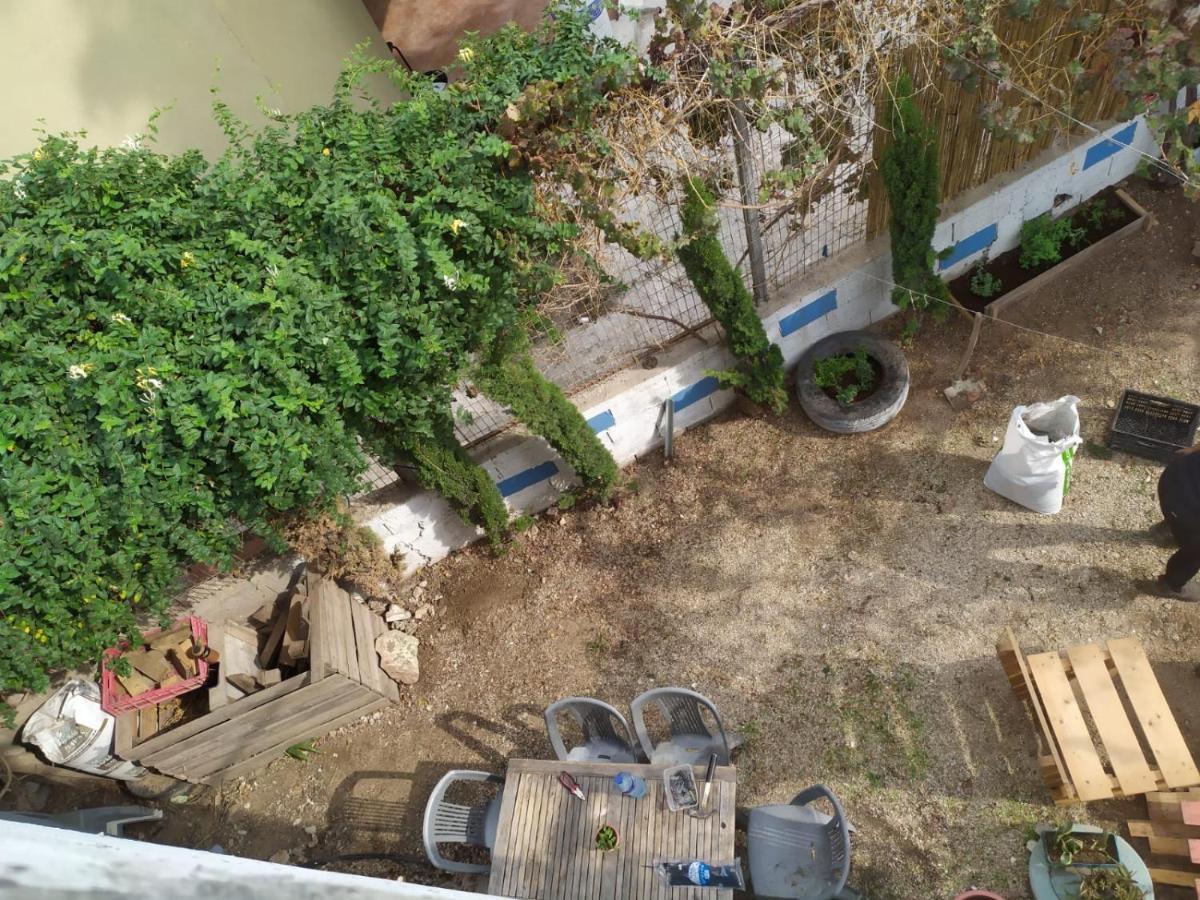 Juha'S Guesthouse - Zarqa Bay Jisr ez Zarqa Kültér fotó