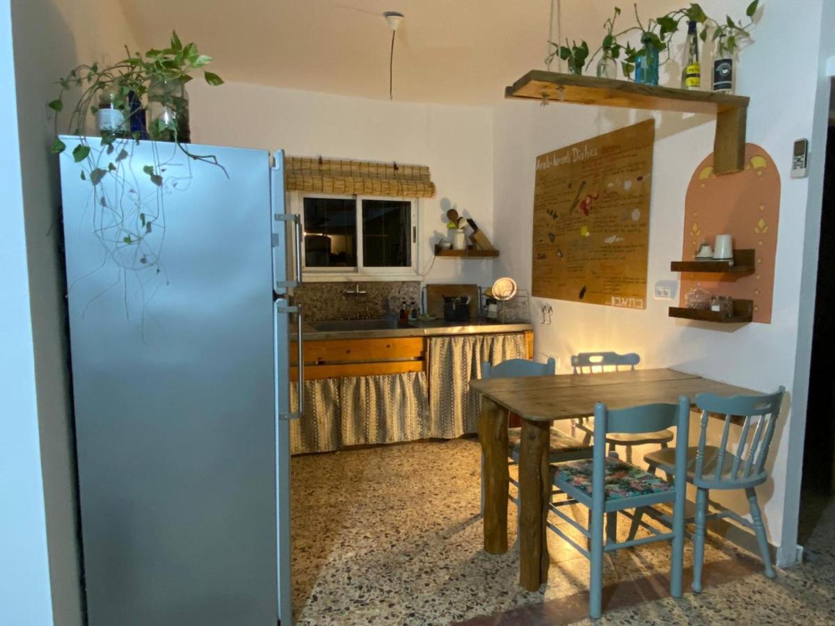 Juha'S Guesthouse - Zarqa Bay Jisr ez Zarqa Kültér fotó