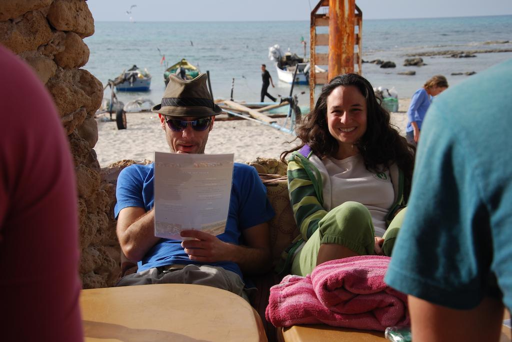 Juha'S Guesthouse - Zarqa Bay Jisr ez Zarqa Kültér fotó